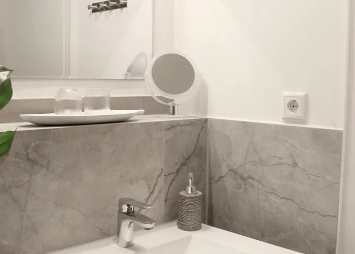 Kernsanierte Moderne Helle Wohlfuehloase Appartamento Hilden